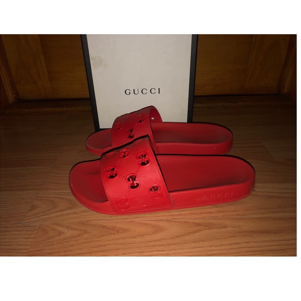 🩴 🛑 SOLD Gucci Men Rubber G slides
